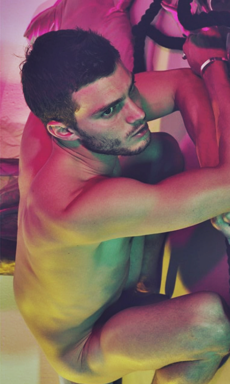 male-and-others-drugs:  Jamie Dornan pelado
