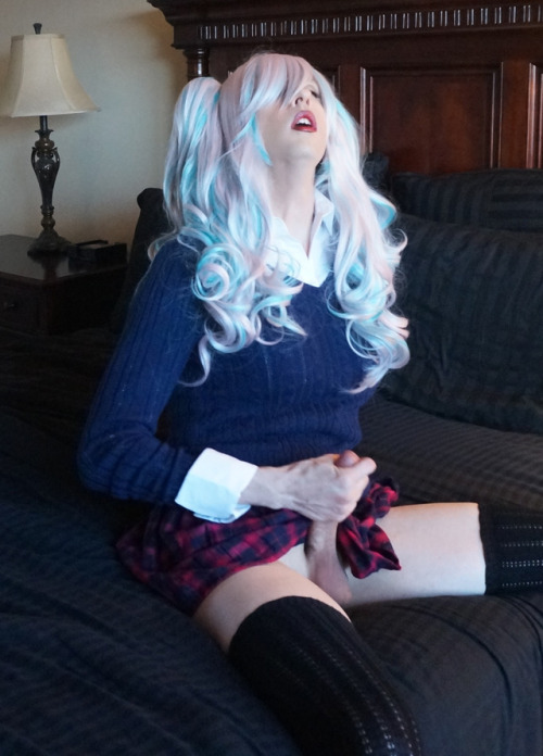 sissy-erica:Anyone want to fuck a proper adult photos