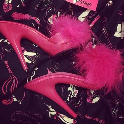 sexymulessales:Marabu mules Stilettomules.com  . Find sexy stiletto mules, slippers, sandals, stripp