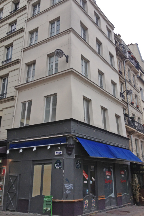 Les Mis In Paris, Site #5: The Corinthe Bar And The Site Of The Barricade.