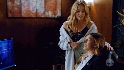 Everybody Says Thank You Legends Of Tomorrow For This Scene