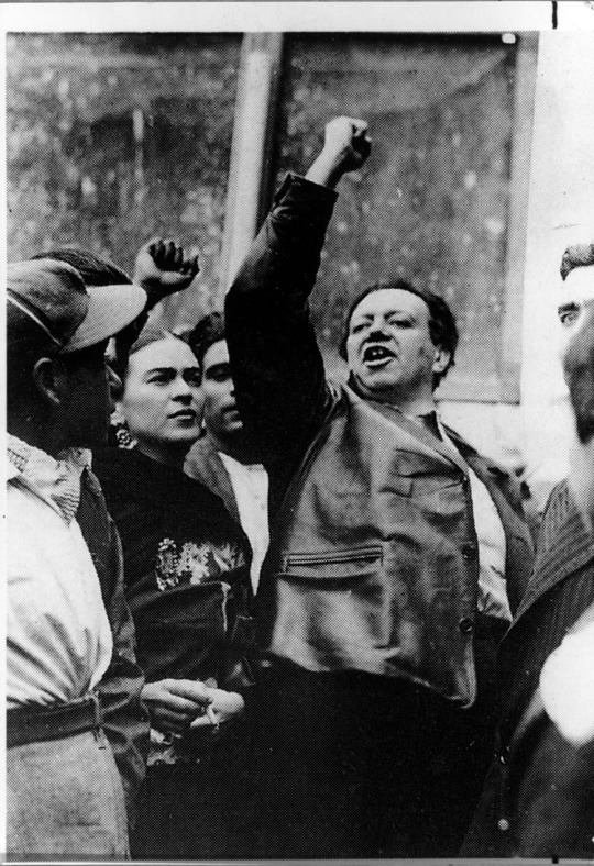 kakalotl:  lapinchecanela:  elindigenazi:  lapinchecanela:  nahuaflowers:  lapinchecanela:  kakalotl:  lapinchecanela:  ogress:  goblinqueer:  fagstache:  2jam4u:  the6thsiren:  Frida Kahlo be like: capitalism is evil and fuck industrialization  Modern
