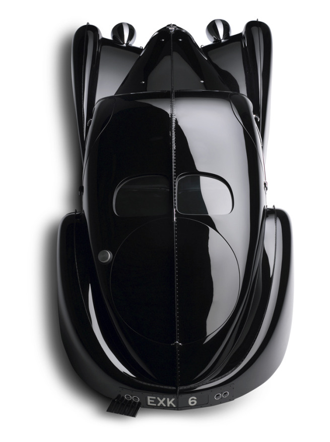 noirsinoir:  gentlementools:  Moving art - 1938 Bugatti 57SC Atlantique   Art indeed