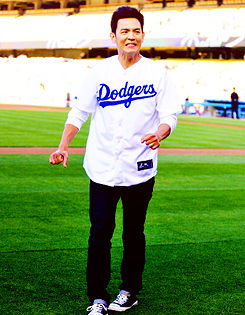 realdetective:  John Cho throwing out the first pitch at Dodgers Stadium, June 5, 2013 