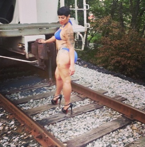 Sex She stopped that train with her bare hands pictures