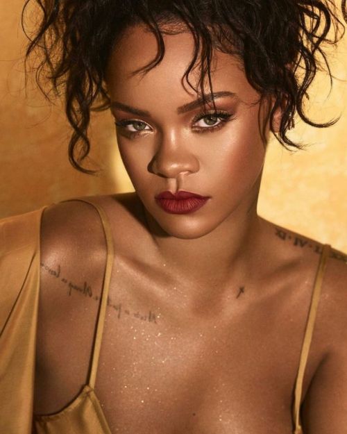 sunkissedandbronzed:rihanna via pinterest 