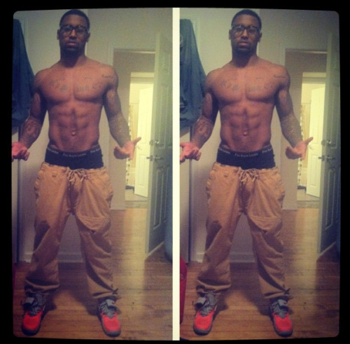 iamdahrealrenzo:  shit-gets-real-when:  TEAM REEMO  Twitter: @ObeyyMe_Renzooo Instagram: iAmDahRealRenzo Kik: iAmMe_Renzo 