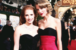 tayloswifts:  Taylor Swift + friends at the 2014 Golden Globes  
