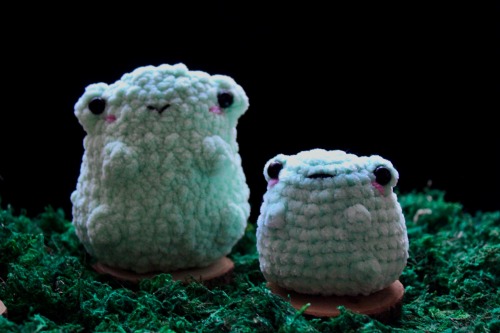 I Made The Tiny Version Of Buttcheek Froggie And He's Too Cute
