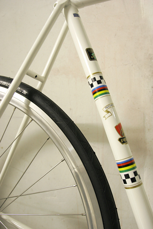 singularitas: bisikleta: Peugeot (by NHBIKES) Beauty.