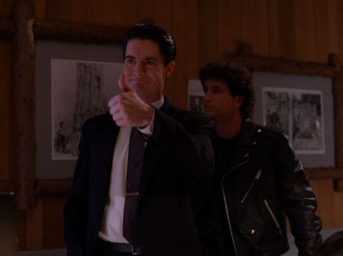 jackymedan:Special Agent Dale Cooper Giving People the Thumbs Up Appreciation Post