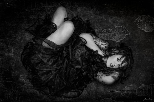 Model &amp; Styling: Trixie Laroux / Photographer: Jason Busby