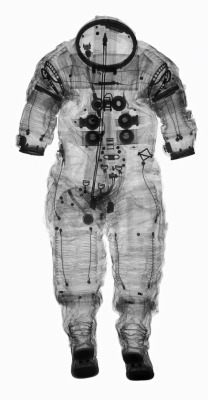 beethovensteaparty:  An x-ray of Alan Shepard’s Apollo 14 spacesuit