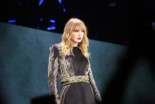 bananaofswift:srklens : About last night ❤️‼️#reputationStadiumTour #TaylorSwift