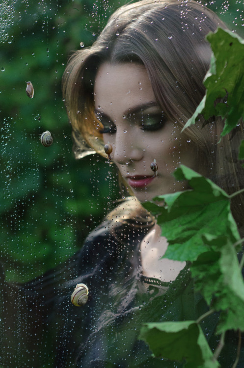In the Garden of Good and Evil Model: Lulu SokołowskaMUA: Adrianna Jankowska Make UpPhoto: Patrycja 