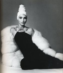 thefemmespiration:  Vogue Italia, 1968. 