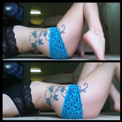 secretletterswithinvisibleink:  Happy #sundies :) @alexiscrawfordx @jessytai @suicidegirls 