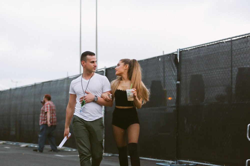 agrande-news:  photo taken by Jones Crow