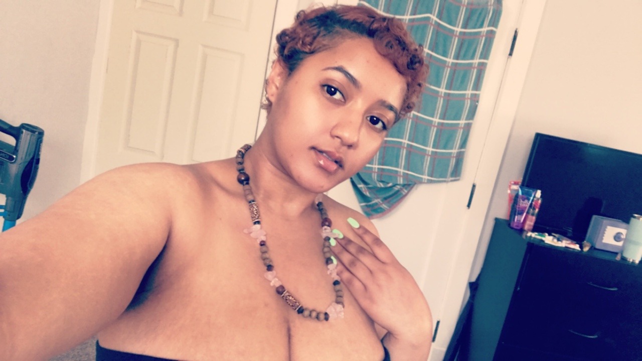 yallbetternotdeletemyshit:  fatassbrylatres:  Damn I’m fine 🤤💗  Woooooooow