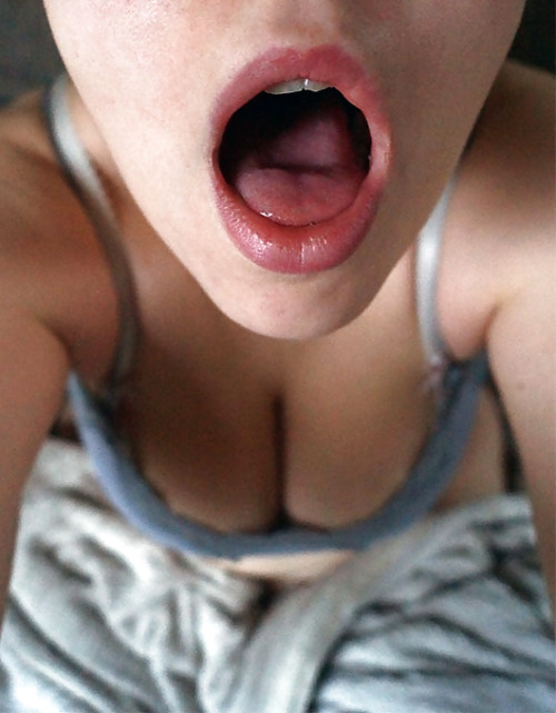 makemeyourslave: ayerslix:foulfoulstories: Just seeing an open mouth is enough to make you pause. It