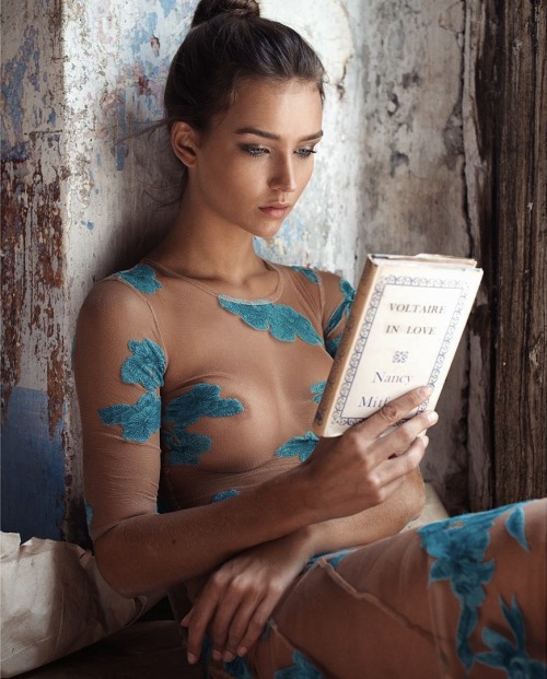 bibliotecaerotica: Que Libro Más bonito….