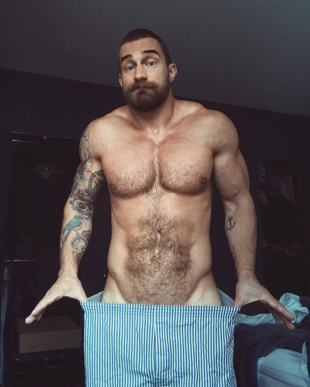 gaydaddyfucking:  If you join this gay cam site, it’ll support our blog. Thank