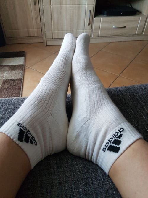 Mit und ohne Socken. Was findet ihr besser ? Suche auch treffen.