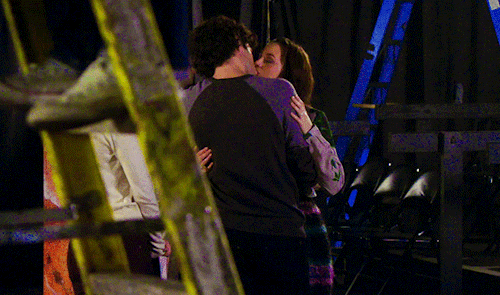 hannahgrose:Dan and Blair + season 5 kisses