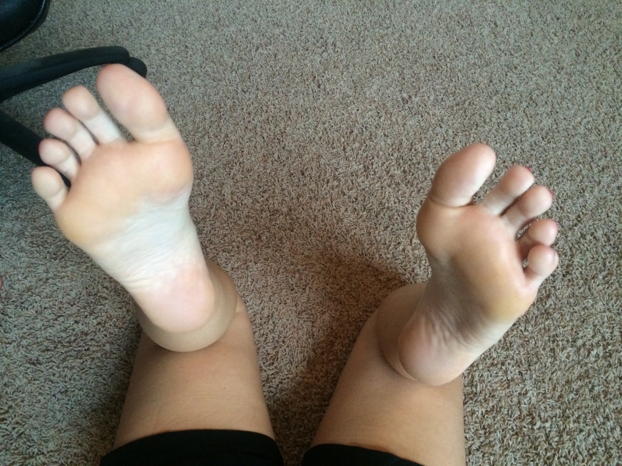sexywifeysfeet:Sexy soles.   http://sexywifeysfeet.tumblr.com