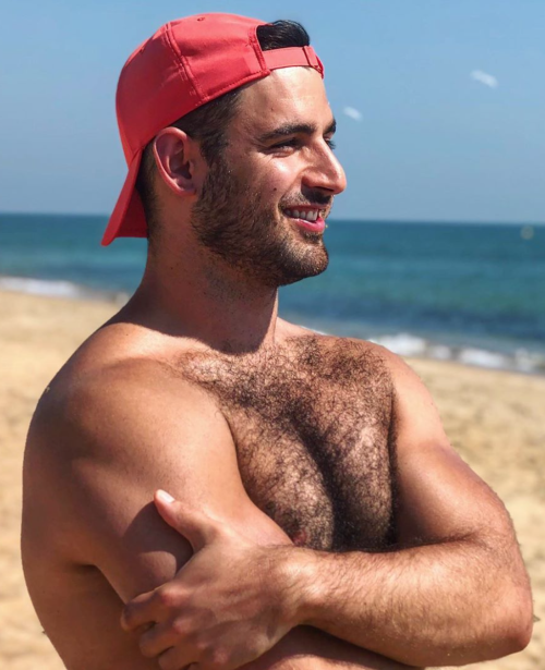 mario-so: When a man shines.  HAIRY INC. | https://hairyinc.tumblr.com | @hairyinc | Twitter | https