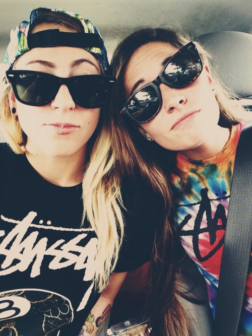 errrinvia:  Kinda sorta really sorta happy just a lil happy…sorta 🙊😍 mintblackink 