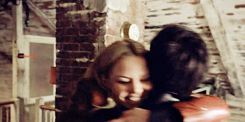 colormyheartred:captain swan + being cuties in emma’s room