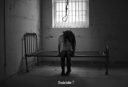 suicidemygirl:  O suicídio é a forma mais agressiva e eficaz de mostrar pro seu corpo que sua alma já morreu. 