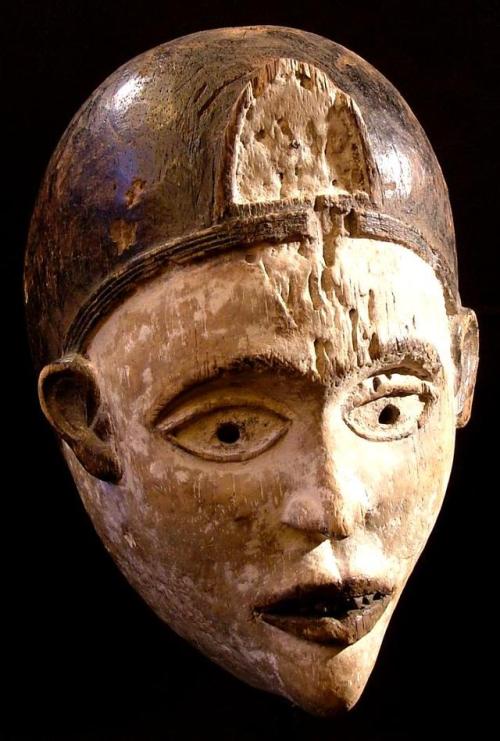 Mask of the Yombe people, Zambia.