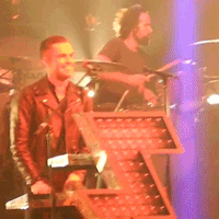 tendencytoslip:  younevershine-ifyouneverburn:  battle-born:  The Killers / Sam’s