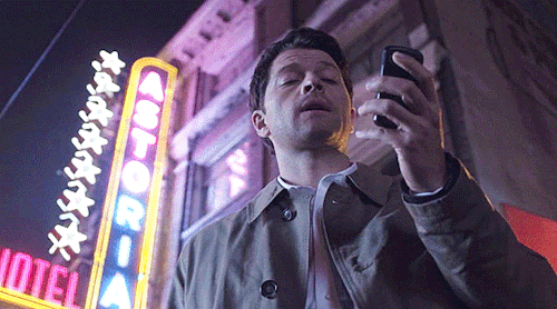 becauseofthebowties: SPN deleted scenes → 10.10 - The Hunter Games↳ Cas’ voicemail for Cl