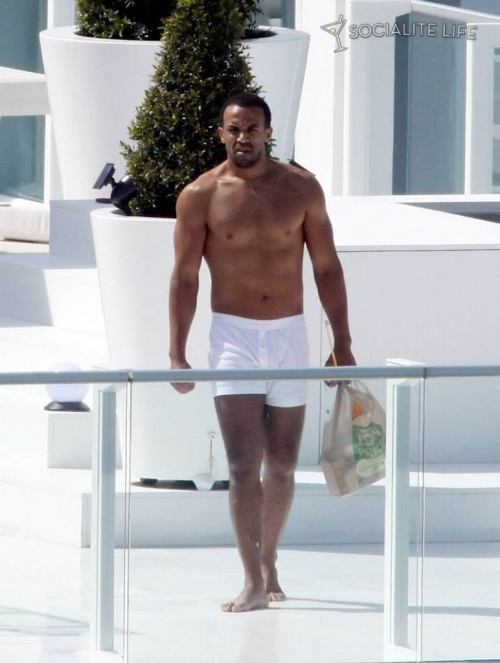 amazingmalenudity:  Craig David 