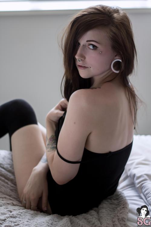 past-her-eyes:  Mikaul Suicide  mikaul.suicidegirls.com mikaulsuicidee suicidegirls sg-babes ​  Link to South African SuicideGirls 