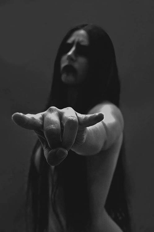 metalkommando:We Heart It - http://weheartit.com/s/Ur1Oh9NS 