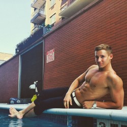 Maleros:maleros: New Poolboy: For Some Reason The Pool Is Much Busier Now