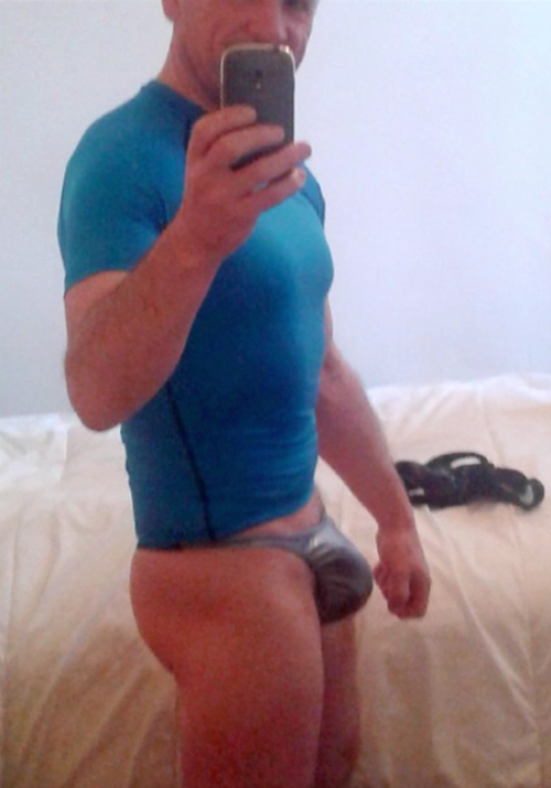 The worldwide largest manthong-pictures collection