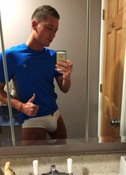 2hot2bstr8:  yayyyyyy for new spring workout t’s♡♡♡ and one of the few briefs i own that i actually find comfortable (i hateeeee being smooshed in the front lol).ツ  2hot2bstr8.tumblr.com 2hot2bstr8selfies.tumblr.com 