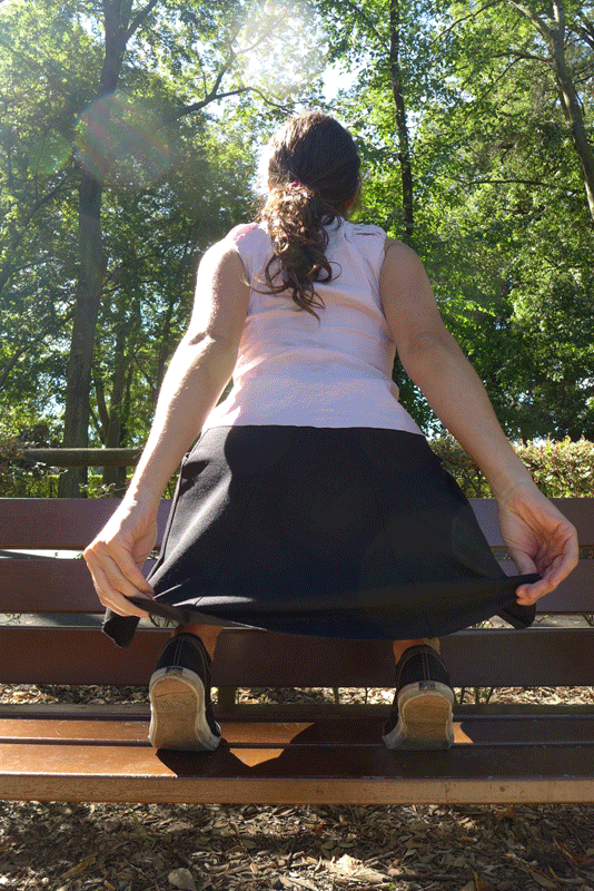 showoff-and-exhibitionist:  In the park show off.  