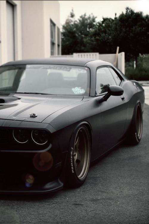 aecpsico:Modern muscle? Here´s my favourite: Dodge Challenger…