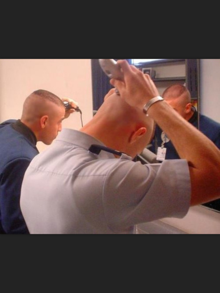 sirjocktrainer:  Clearly these Man aren’t part of the Unit or they’d be helping