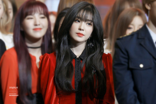 fyeah-irene:think b | editing is allowed, but please credit! (1, 2)