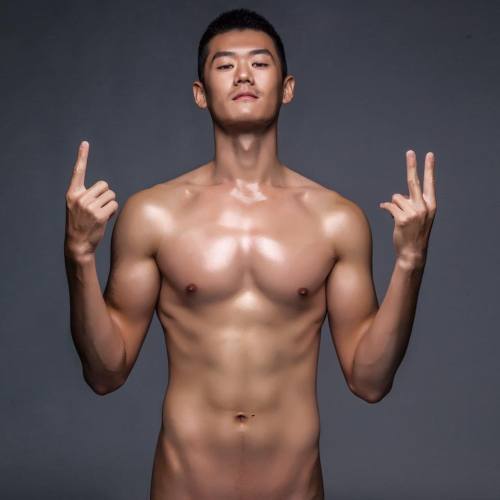 xiaohaogayphotosblog:  xiaohaogayphotosblog  那麼多的帥哥，快受不了