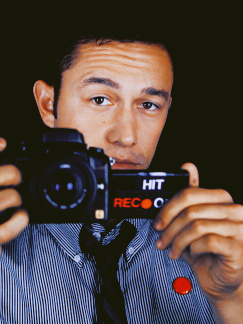riddlemehiddle:  Joseph Gordon-Levitt or Eddie Redmayne → asked by Anon 