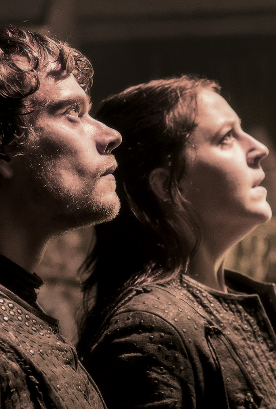 Game of Thrones Daily Theon & Yara Greyjoy in Stormborn (x)