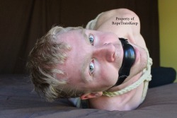 ropetrainkeep:  well hello there young white boy.  Let  me have a better look at you… That’s a nice looking sideways glance you have.  (this was maybe 4 years ago… time do fly!!) 